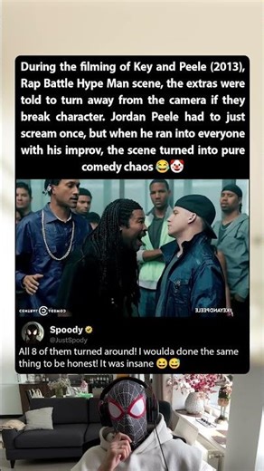 During the filming of Key and Peele (2013), extras couldn't hold it