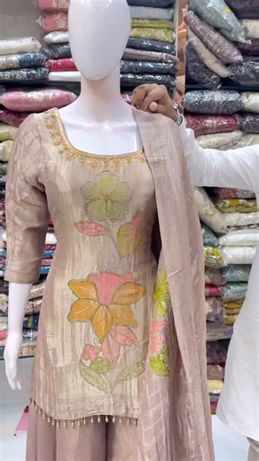 SANA FASHION WEAR👗👗 on Instagram: "New Update 😍 #sanafashionofficial #viralreels #fancydress #viral #fashionista #fashionmodel #fashoin #designers #fabricdesigner #fancy #newarrivals #forever #fyp"