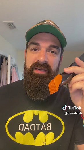 Trim your own beard like a pro. #beardclub #bearded #beardhack #beardlook #beardtips