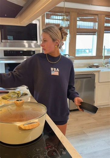 If yall are looking for an easy soup recipe for supper tonight, yall should definitely try this one!! #souprecipe #onepotmeals #dinnerideas #fallsoups