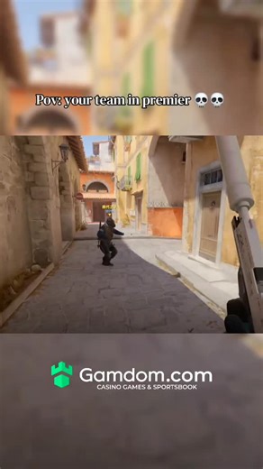 Counter strike on Instagram: "2023年,足球传奇克里斯蒂亚诺·罗纳尔多 (Cristiano Ronaldo)与里奥·梅西(Lionel Messi)在一档专门回顾他们辉煌职业生涯的特别节目中,共同呈现了一个难忘瞬间。这两位被视为同代最伟大的球员,常常被看作对手,却在节目中罕见地齐聚一堂,带来了温暖人心的一幕,让全球球迷为之欣喜。 节目中,以自信与表演天赋著称的罗纳尔多调皮地提出了一个特别挑战————花式颠球比赛。梅西如既往地冷静从容,带着微笑接受挑战。当镜头捕捉下这一刻,两位偶像以轻松娴熟的技术互相传球颠球,展示出二十多年来令人着迷的足球魔力。 CR7的爆发力与梅西的优雅相结合,创造出令人目眩的视觉盛宴,让球迷再次回忆起这两位传奇为何能主宰足球历史。他们之间显而易见的相互尊重与钦佩,证明了尽管多年竞争,他们对足球的热爱超越了任何对立。 #足球 #运动 #FIFA UEFA 英超 西甲世界杯梅西英超 西甲热门搞笑 搞笑视频 生活 运动健身"