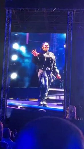Janet Jackson performs Miss You Much