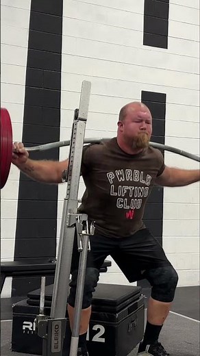 Box Squat w/ Pause On The Concentric #strongman #powerlifting #squat