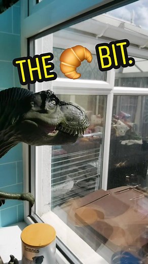 This skit makes no sense.... 🤔🥐 #Rexy #Zilly #puppet #funny #croissant #French #fyp #foryoupage