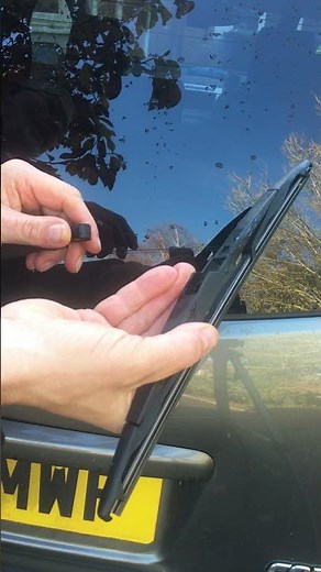 Toyota Corolla rear wiper blade replacement tutorial #carrepair #carmaintenance