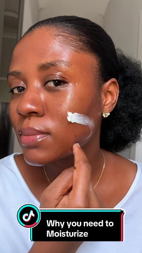 Why You Need to Moisturize Your Skin Daily