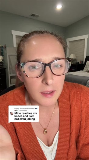 Dr. Holly Hoefgen MD on Instagram: "Rheeder 🇧🇼🇳🇦 Labial Hypertrophy Part 1/2. What about the longer labia folkx ?? I got you too … let’s talk longer labia minora. Which are normal BTW - but have their own challenges for some people. Let’s talk through it! 🚨Important note: This video pertains to natural variation in labial size. This does not apply to medical conditions that cause labial swelling (which can occur), so always confirm any concerns with your doctor. ✅Sources: Runacres SA and Wo