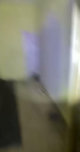 شيئ يقشعر البدن الجن يرفع صديقي في صقف المنزل قدره غير طبعيه للجن