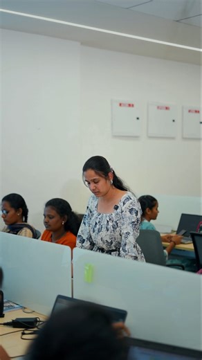 Apply wizz | Job Application Support Abroad on Instagram: "These 5 soft skills are very important in USA, if you are joining as a fresher in any company. . Comment "Skill" #jobsearchhelp #internationalstudents #abroadjobs #optjobs #applywizz"