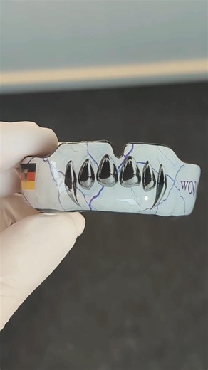 Deutschland Dental Armor Mundschutz Reißzähne Lila Blitze 🇩🇪🦷
