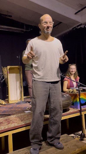 196 reactions · 13 shares | Hogyan zenélj együtt a közönséggel, ha nincs nálad 100 db gitár... Köszönjük, hogy támogattok minket. | Bélaműhely | Facebook