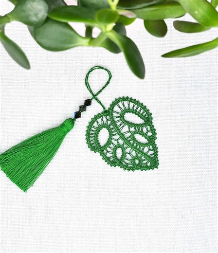 Create a Beautiful Lace Monstera Leaf Bookmark