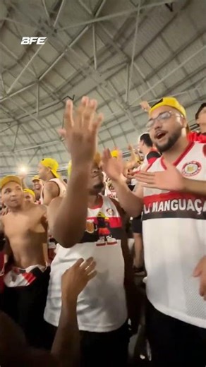 "Here in the henhouse, the rooster turned into a chicken" - Flamengo fans taunt the rooster #flam...