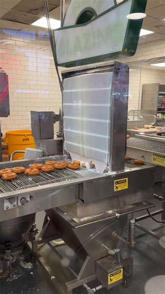 22K views · 1K reactions | Check out the process of making donuts at Krispy Kreme!  #NewYork | New York - NewYork.co.uk | Facebook