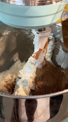 Chocolate cream cheese frosting is the BEST!! #bakery #chocolate #creamcheesefrosting