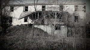 Join me as I explore this weird and somewhat scary abandoned place. I find a mummified buzzard and during my exploration get freaked out a little. I want to go back at night when the ghosts and goblins may be about searching for fresh human bones. Should we do it? | Aquachigger