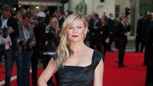 Kirsten Dunst knows your 30s is "time to get married and have babies