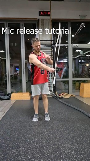 Mic release tutorial (jump rope trick) 🪢 🎤 #jumprope #skiprope #cardio #workout