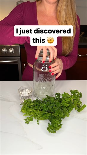 1M views · 7.8K reactions | Amazing Money-saving kitchen hacks 朗 Smart & easy tips will keep your food fresh, lasting longer and perfectly organized for future use! #fruits #veggies #meat #hacks | Randy & Mandy and Friends | Facebook