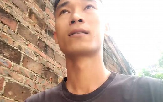 今年用空调出现了E8,故障时内外机都停机，拆开看看什么原因造成