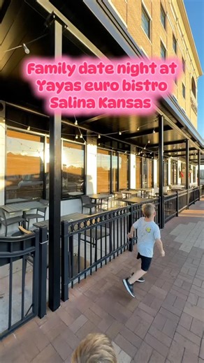 Family dinner at yayas euro bistro in Salina Kansas! #salinakansas #foodreview #restaurantreview #foodblogger | Hannah Laska