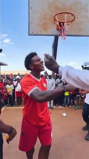The Reaction Focus: Speed’s Reaction to Africa’s Tallest Man is Hilarious! 😂