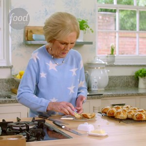 Mary Berry makes her luxurious Hot Cross Buns - a foolproof recipe for anyone looking for an Easter treat! #MaryBerryEasterFeast #ThisEasterOnFoodNetwork | Food Network UK