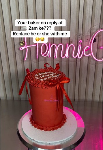 Beautiful Two-Layer Cake Decorating Tutorial