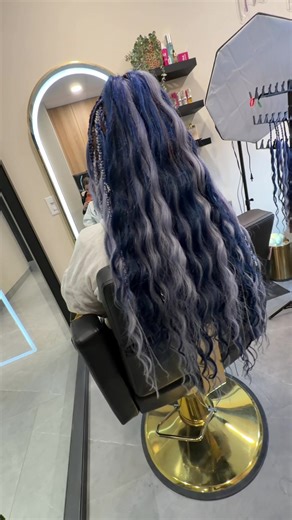 Synthetic Braids with Brushable Loose Ends