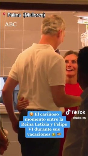 El teatrillo de Letizia y Felipe.Se burlan de todos los españoles.