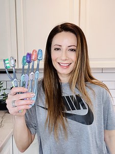 Watch Reach Travel Toothbrush Set on Amazon Live