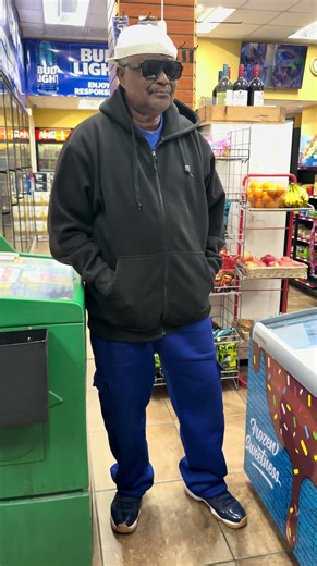 Storytime:uncle Gene got a Cashapp request to sing this song by the Manhattan, what do you think? ￼