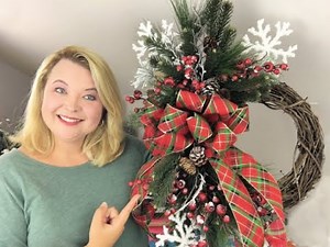 How to Make a Christmas Grapevine Wreath