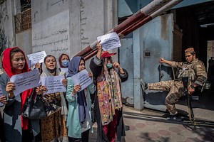 Kabul Government Tells Most of Its Female Workers to Stay Home