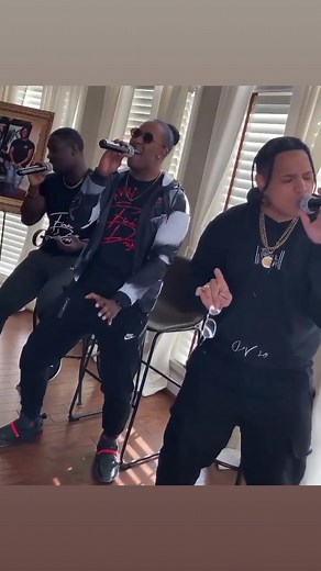 53K views · 2K reactions | “ Leave The Door Open “ Bruno Mars Anderson .Paak Silk Sonic : Sam Backing Tracks on the  : #brunomars #silksonic #andersonpaak #music #dope #singing #sing #coversong #cover #dooropen #leavethedooropen #finaldraft #group #reels #singingreels | Final Draft | Facebook