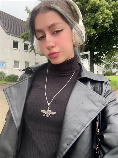 Selena Dance (@itsselena)’s videos with Heliyom x Sepehr Khalse Hofre - RAP HUB | رپ هاب