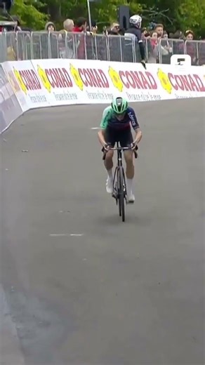 👊🏻 Contre létal. Et ça fait deux victoires pour Jonas Vingegaard sur ce Giro ! #giro #cycling
