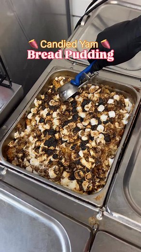 The only acceptable way to eat your vegetables. 🍠😏 Which desserts are you planning to pick up when you stop by!? All of Chef Barb’s November desserts will be available at our West LA location, Thursday through Sunday‼️😍 You can find our current hours and the full menu in our ✨IG Story Highlights✨ See you soon! 🙌 #bsweetdessertbar #candiedyam #breadpudding | B Sweet Dessert Bar