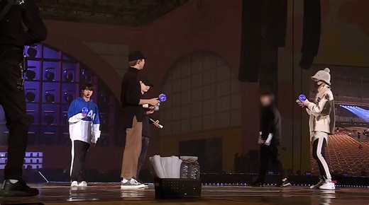 when the staff pranked bts into thinking that army bomb has voice command and they all believed it 😭 | Bangtan PH