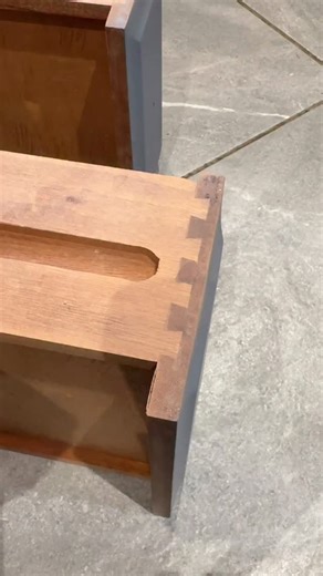 How To Paint Dovetail Joints 1. Line up a piece of delicate @frogtapeuk with the baseline of the joint. Line up a second piece over the top of the first with the inside of the joint 2. Using a craft knife cut the sides on each joint into the top piece of @frogtapeuk and peel away 3. Seal the edges of the tape 4. Paint in the dovetail joints and peel the tape while the paint is still wet #upcycle #paintedfurniture #diy #vintagehome | ReDiscovered by Danielle