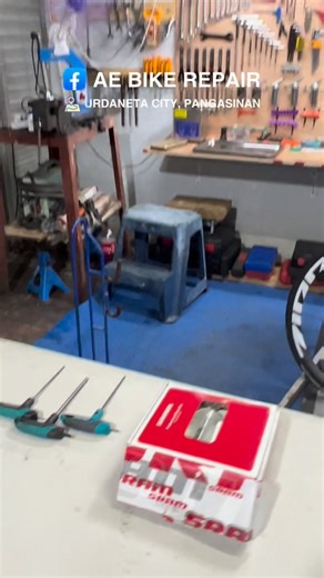 Client all the way from London 🇬🇧 bike skin, bike build, sram red AXS brake installation, bottom bracket spacer installation, chain waxing, gear indexing tuning sram electronic shifting. #bikemechanic | AE Bike Repair