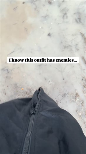 @alittlelifeoutside on Instagram: "How deep does a puddle have to be to be considered wild swimming? Sometimes it’s really early and still dark, you’re running late for a class, and it’s pouring. So you pick up the dryrobe & put on the hiking boots For your little city walk 💁‍♀️ I was so cosy and dry I even took myself for a rainy walk in the park after class. I might even make this my new winter uniform #dryrobe #dryrobewankers #ukwalks #outdoorsygirl"