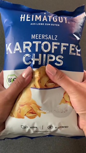 Satisfying ASMR Video: Filling Platter With Chips