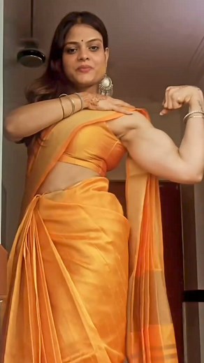 32K views · 367 reactions | Saree in biceps Muscle 鹿 #flex #saree #fitness #indian #woman #explore #bodybuilder #femalefitnesscoach #fitness #bodybuilder #reelstrending #fitness #saree #biceps #reelkarofeelkaro | Saree muscle factory | Facebook