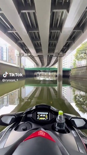 東京湾でのジェットスキーツーリング体験