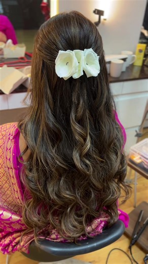 Soft Waves: A Beautiful Hairstyle for Any Occasion