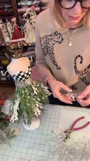 These DIY dress forms are SO easy, I promise anyone can do this! 🎨 Found mine at the thrift store but even new ones are budget-friendly. Perfect beginner project with major impact! Drop a 🎄 if you want to try this! #DIYChristmas #ThriftFlip #ChristmasDecor #DIYDressForm #HolidayDIY #BudgetCrafts #ChristmasCrafts | Studio MD AZ