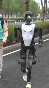 606K views · 2.6K reactions | Robots running a marathon? Wait... they still trip  This Saturday, Beijing’s Yizhuang hosts the world’s first humanoid robot half marathon. Let’s see how many "oops" moments we get!  #robots #robotics #race #ai #innovation #marathon #Beijing #oops | Shanghai Daily 上海日报 | Facebook
