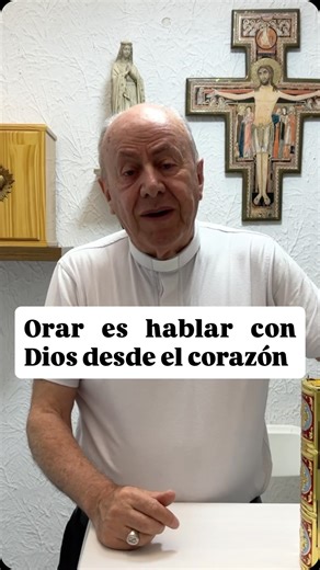 Si no estas haciendo el retiro de Cuaresma con EWTN y la Asociación san José, puedes aprovechar algunas de las enseñanzas que estan compartiendo nuestros ponentes. Te dejamos reel sobre la oración de Monseñor José Roberto Ospina. 🙏✨ Orar no es decir palabras perfectas, orar es hablar con Dios desde el corazón. Puedes orar en silencio, con la Biblia, con un rosario en la mano o simplemente diciéndole: “Señor, aquí estoy.” 📌 Puedes orar: 💜 dando gracias 🕊️ pidiendo ayuda 🔥 alabando 🤍 ofrecie