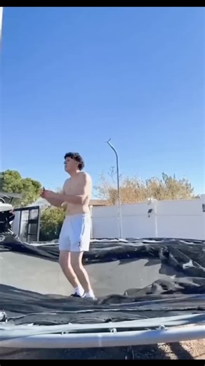 viralomg on Instagram: "Trampoline flips, motorcycle splashes, baggy pants fails, and epic skatepark wipeouts. Sometimes you eat it. We've all been there! #FailArmy #EpicFail #FunnyFails #FailReel #Wipeout #ReelsTrending #fyp #foryoupage #viral #trending"